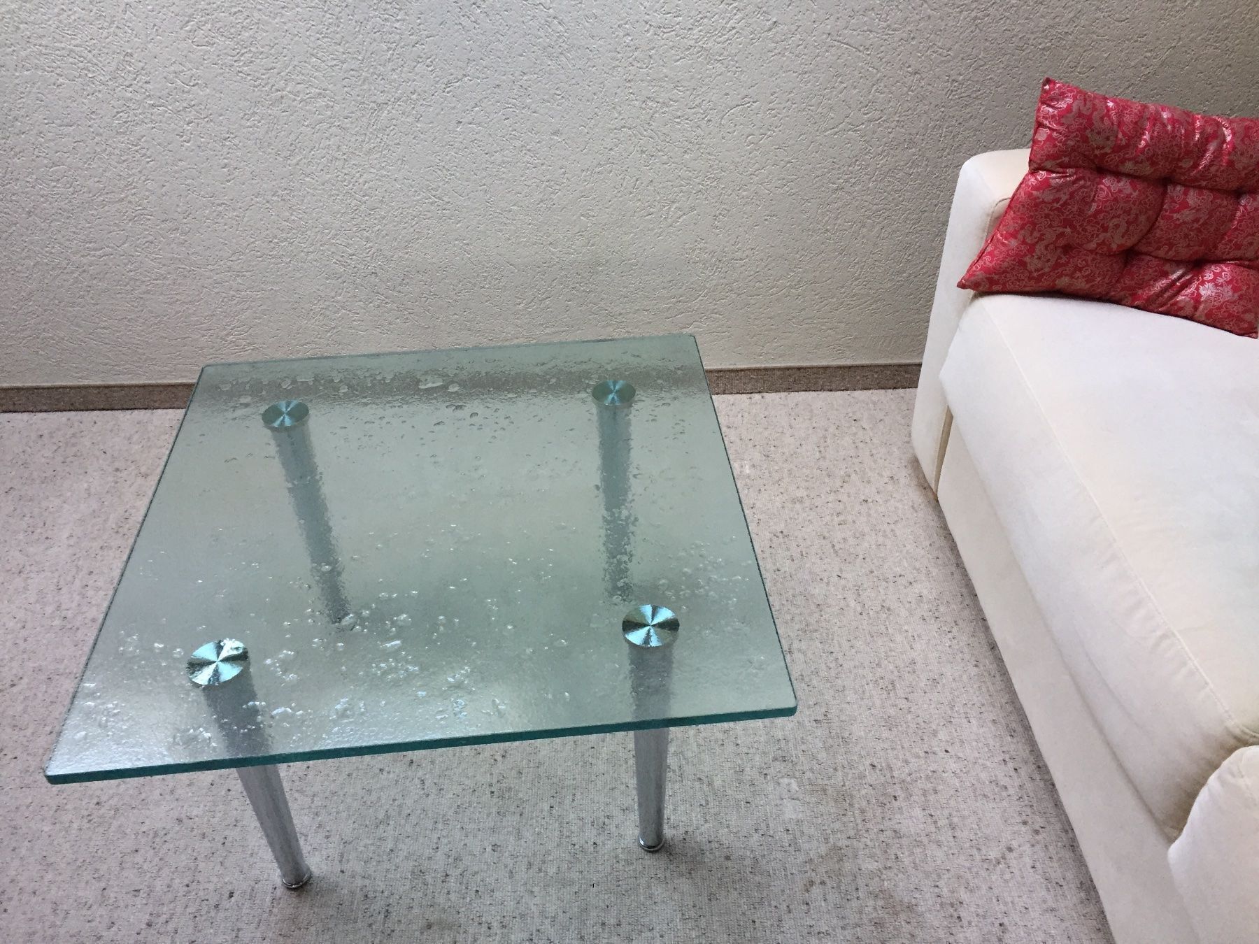 Tables: Tisch klein, Glastisch quadratisch – D'occasion à Oberdorf BL par Sandan125 2