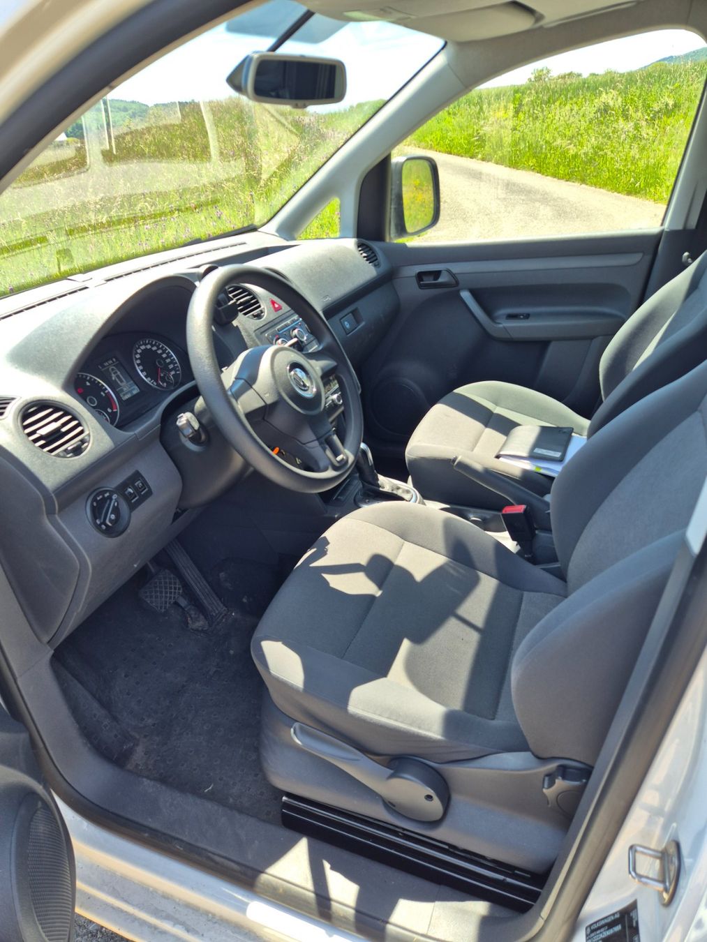 VW Veicoli commerciali: Vw Caddy 2.0diesel Automat – Usato da Grenchen venduto da Andreeandr 6