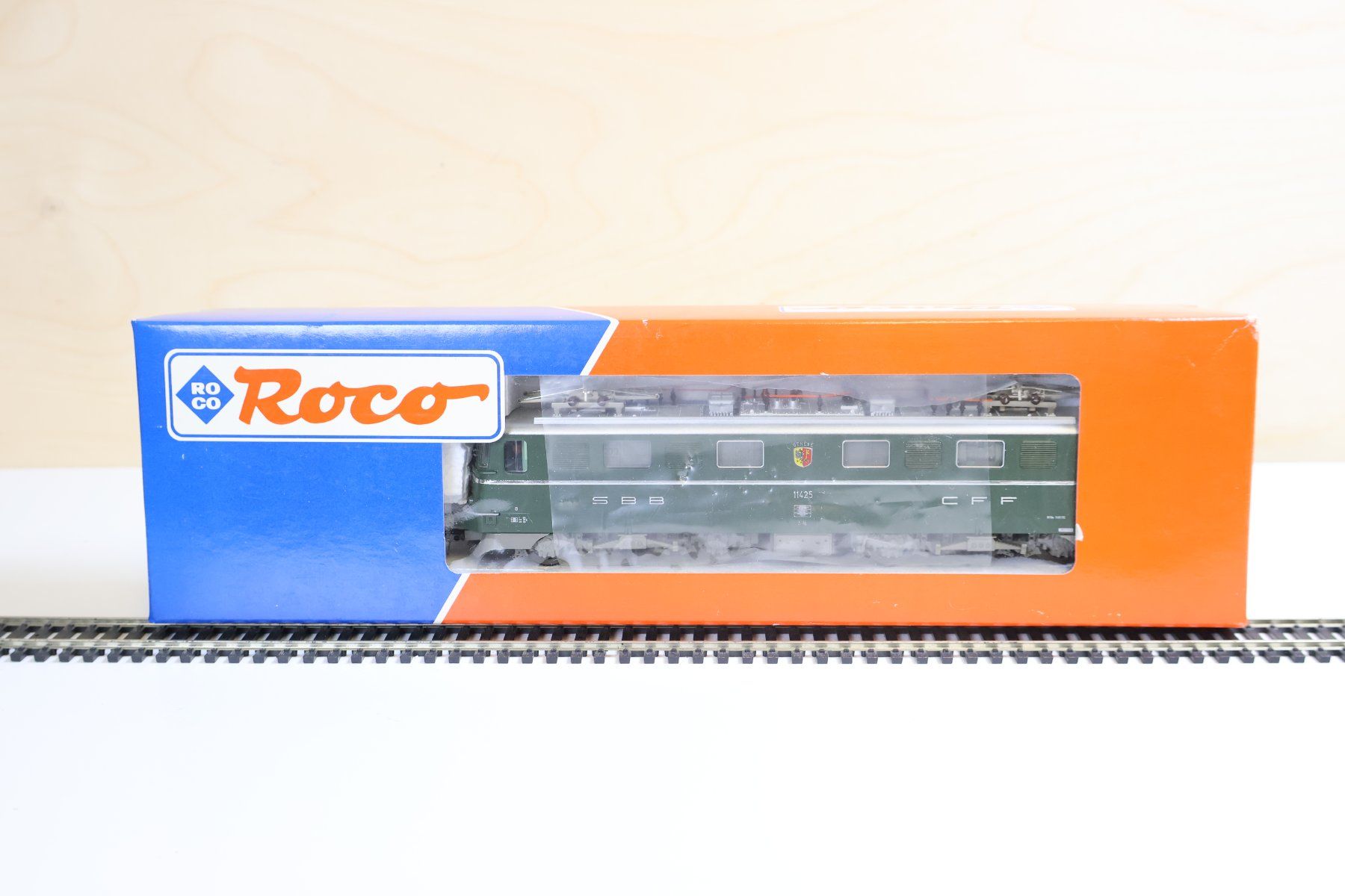 Roco Modellini di ferrovie: ROCO SBB Ae 6/6 E-Lok "Genf" 43696 - Top Modell H0 – Usato da Winterthur venduto da Monstera 8