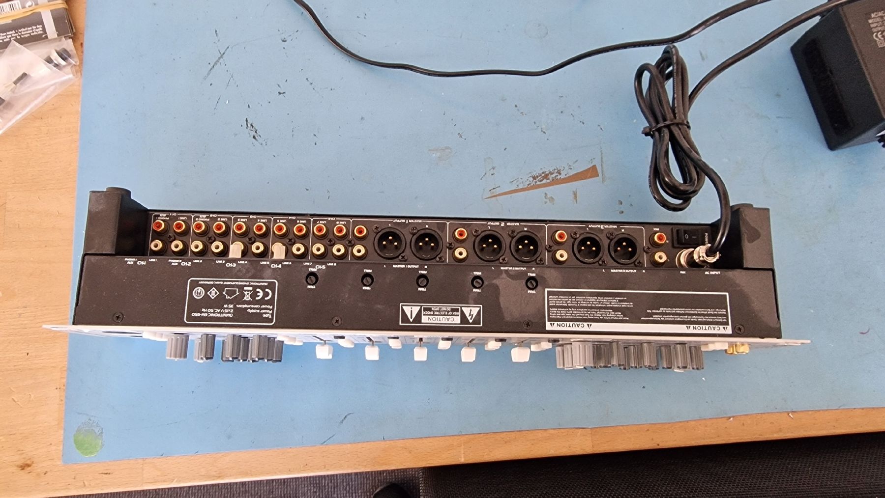 Console di mixaggio: Omnitronic EM-650 Mischpult – Usato da Rotkreuz venduto da elias2495 1