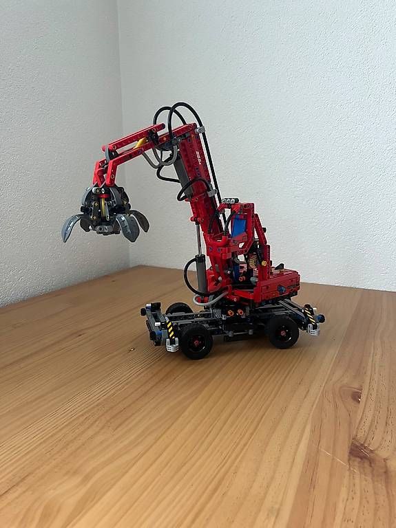 Baukästen: Lego Technic Umschlagbagger 42144 – Gebraucht aus Eschenbach SG von Nadja0204 1