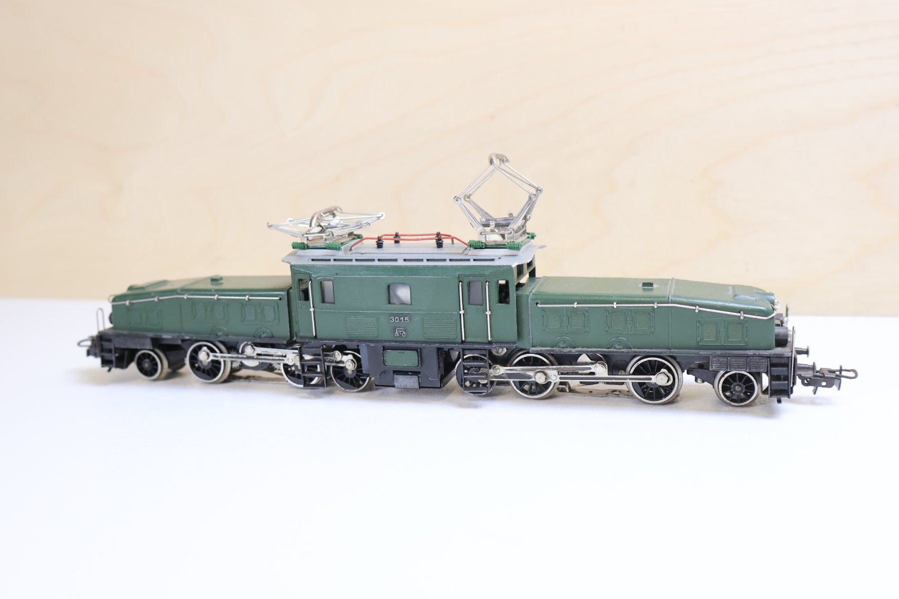 Märklin Modellini di ferrovie: Märklin SBB Krokodil E-Lok 3015 - Gussmodell – Difettoso da Winterthur venduto da Monstera 6