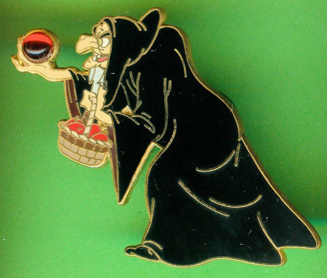 Disney Placchette & Badge: DISNEY  Schneewittchen  BÖSE KÖNIGIN – Usato da Winterthur venduto da Sammleroase