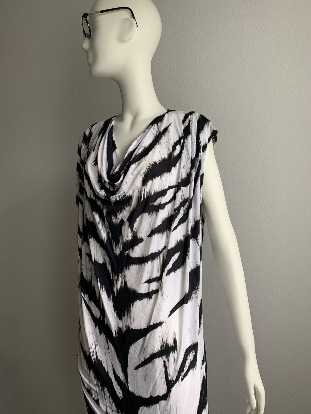 Alexander Mcqueen Vestiti: Alexander McQueen – Nuovo (secondo la descrizione) da Winterthur venduto da 11.11 4