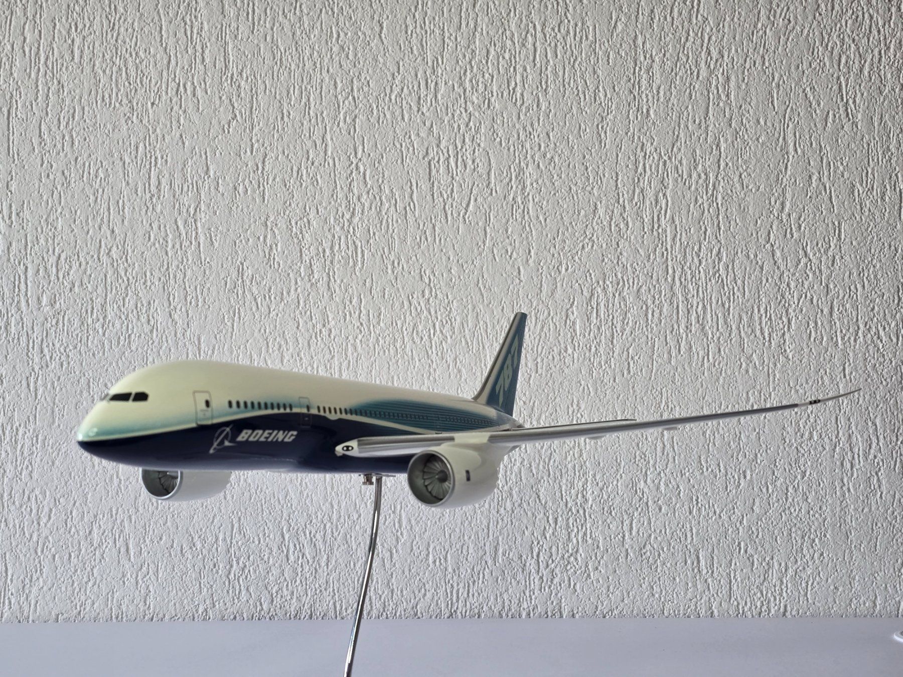 Kit di modellismo & Modellini statici: Daron, Sky Marks, usw. Boing B 787, Dreamliner, Werksfarben, – Usato da Kloten venduto da Nicola2 5