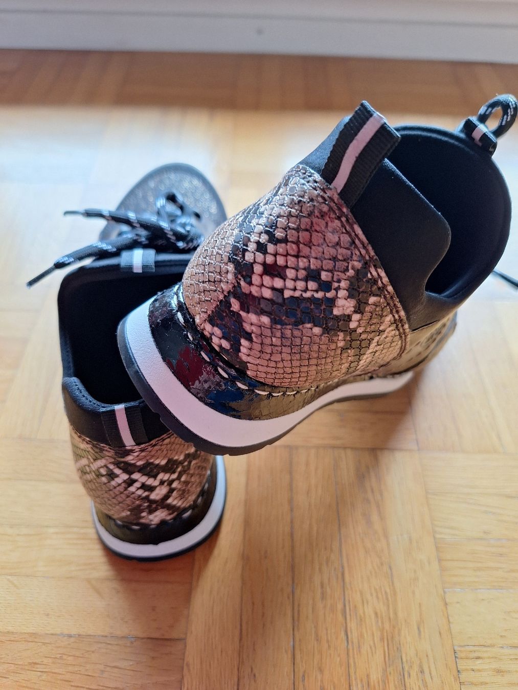 Rieker Scarpe da donna: NEUE Sneaker von rieker, gr. 38 – Nuovo e nell'imballaggio originale da Utzigen venduto da Velvet8 3