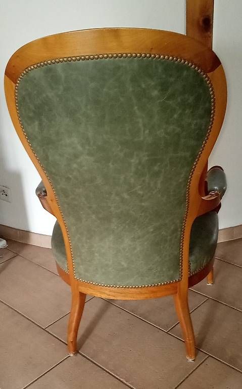 Poltrone: Louis Philippe Voltair Sessel mit Fusshocker, Nussbaum – Usato da Wilchingen venduto da atscherrer 2