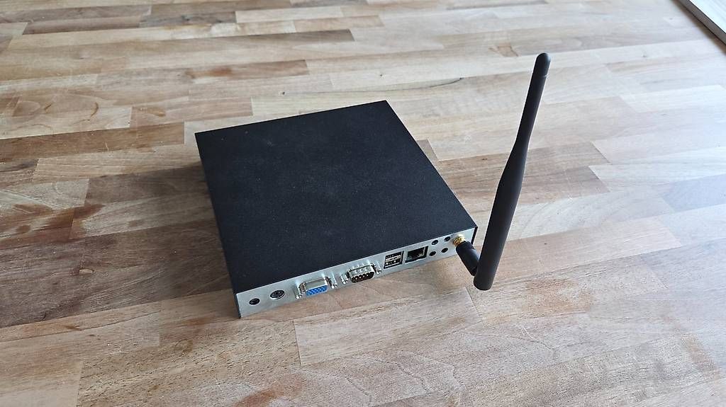 PC: PC Engines ALIX.1C Mini-ITX PC / Router inkl. Compex WLAN – Usato da Dietikon venduto da Lind05