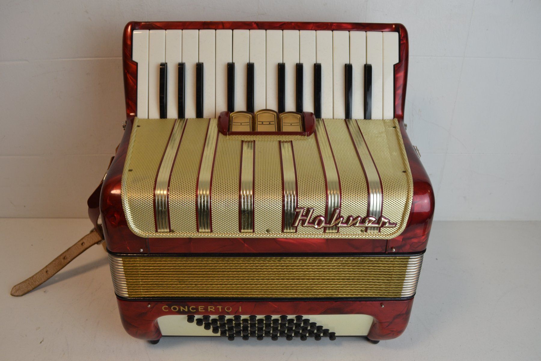 Hohner Strumenti musicali: Akkordeon chromatisch Hohner Concerto I – Usato da Zürich venduto da baumusik