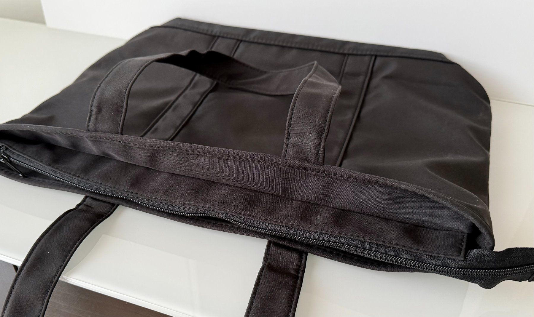 Uniqlo Borse: Uniqlo Tote Bag – Nuovo e nell'imballaggio originale da Uster venduto da Tpm 2