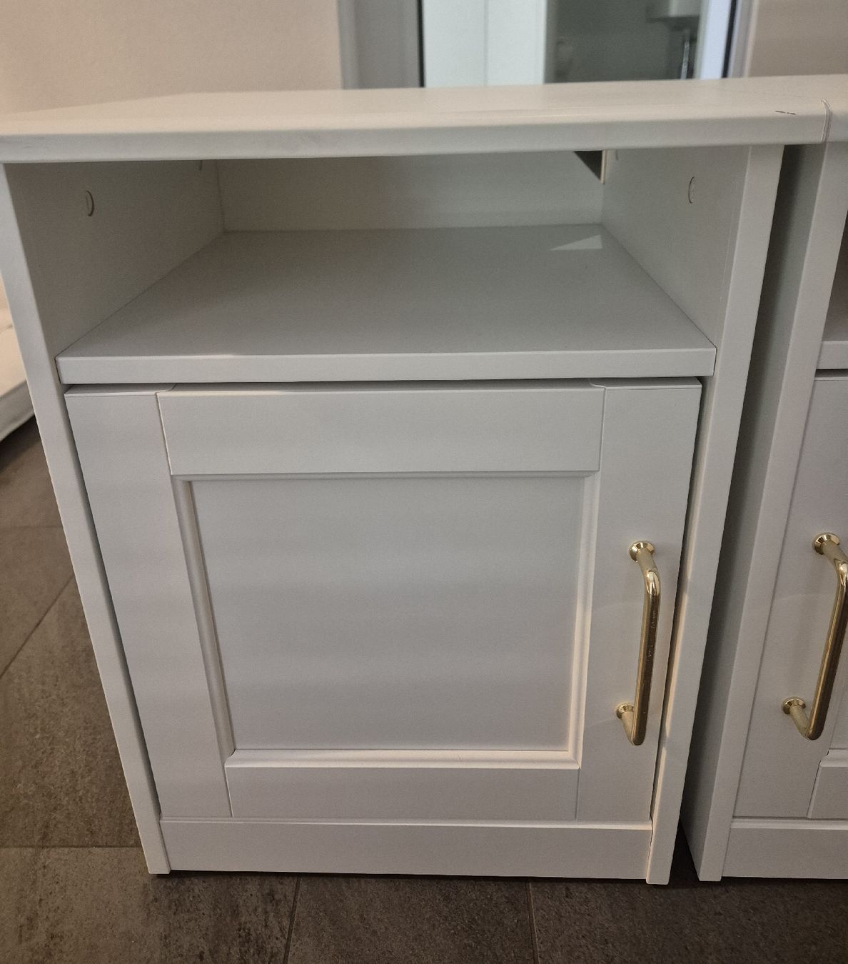 Ikea Nachttische: 2 IKEA SONGESAND ABLAGETISCHE – Gebraucht aus Niederhelfenschwil von usa001 1