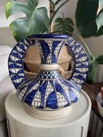 Vase blau weiss coole Form und Muster signiert