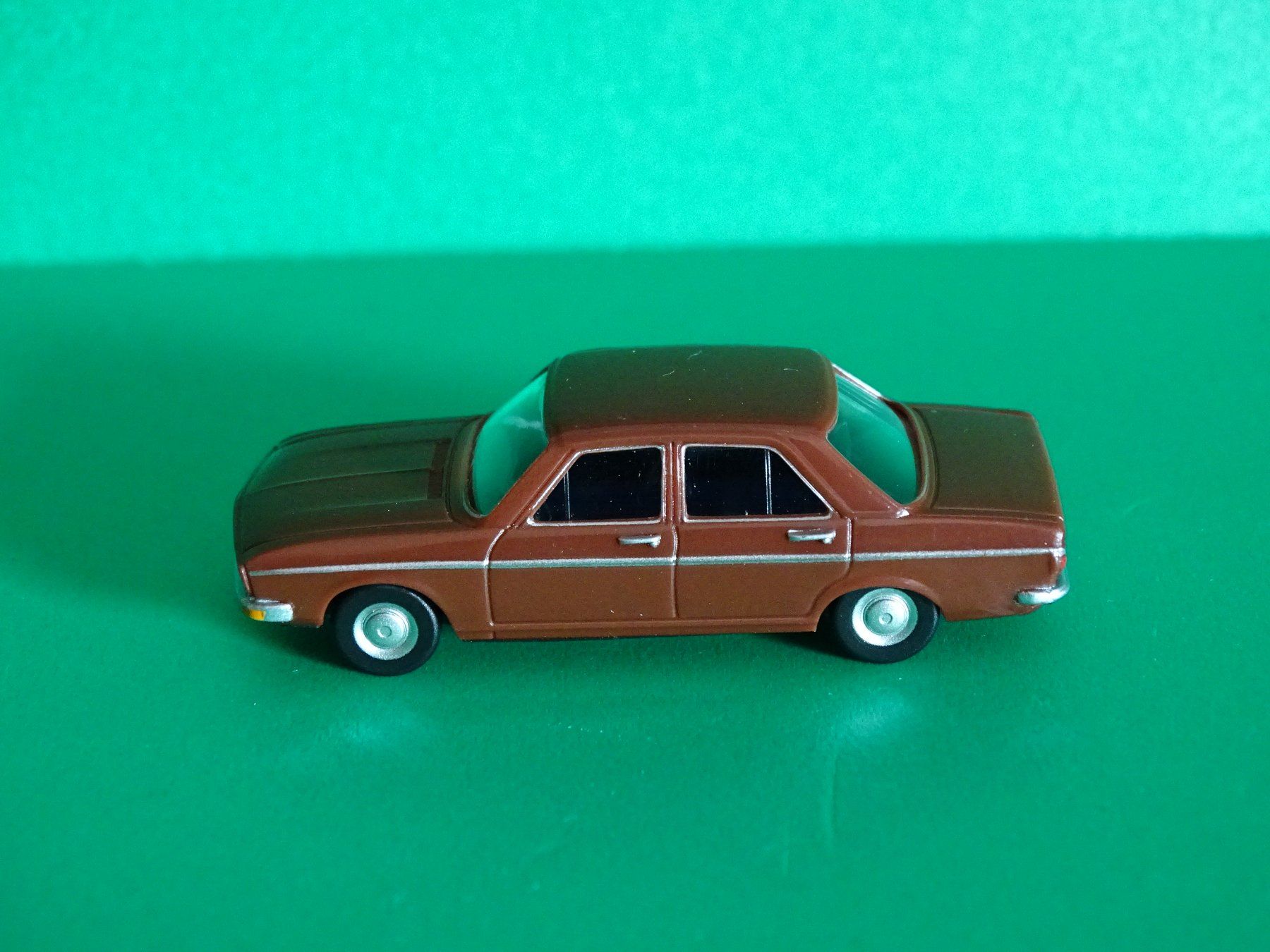 Audi Modellautos: Audi 100 LS von Magic 1/87 – Gebraucht aus Bretzwil von Meex 2