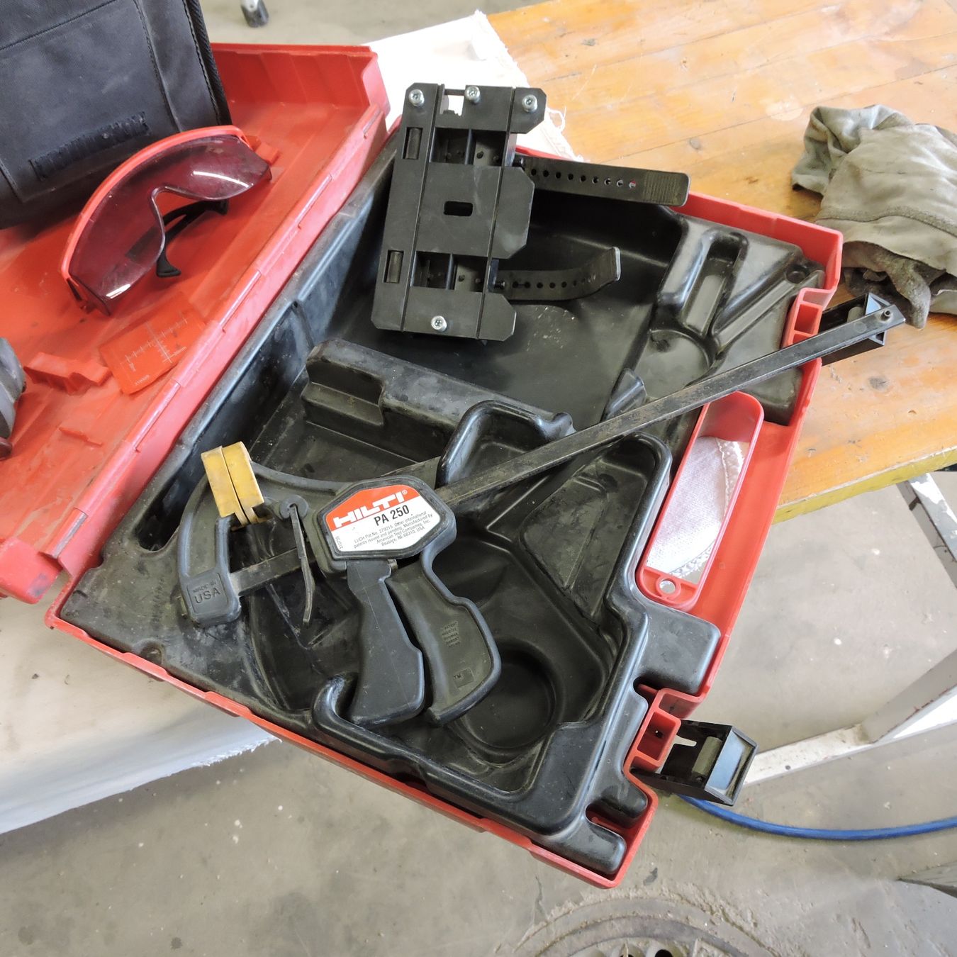 Hilti Misurare: Hilti Linien Laser – Usato da Meikirch venduto da rva_q8c7 2