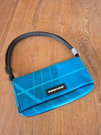 FREITAG F171 LAURA Schultertasche klein