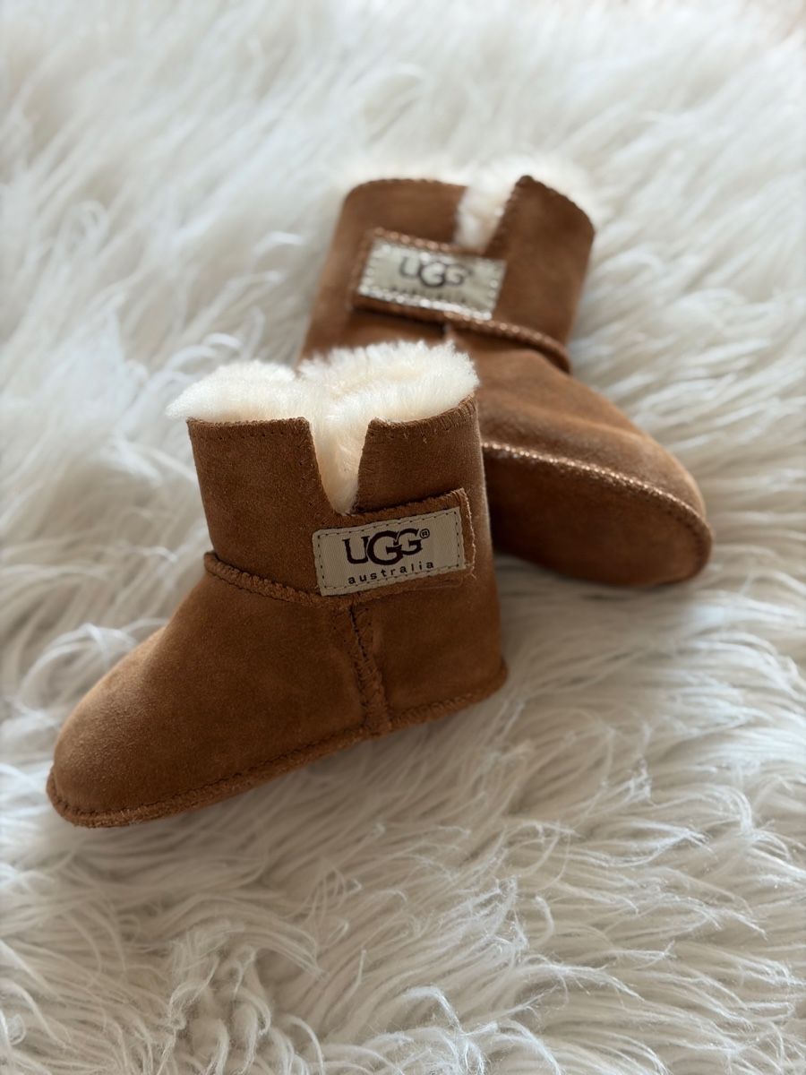 Ugg Chaussures garçon: Bottes UGG bébé taille 18 EU 2 UK – Neuf (Voir description) à Gollion par nh1_l5p8