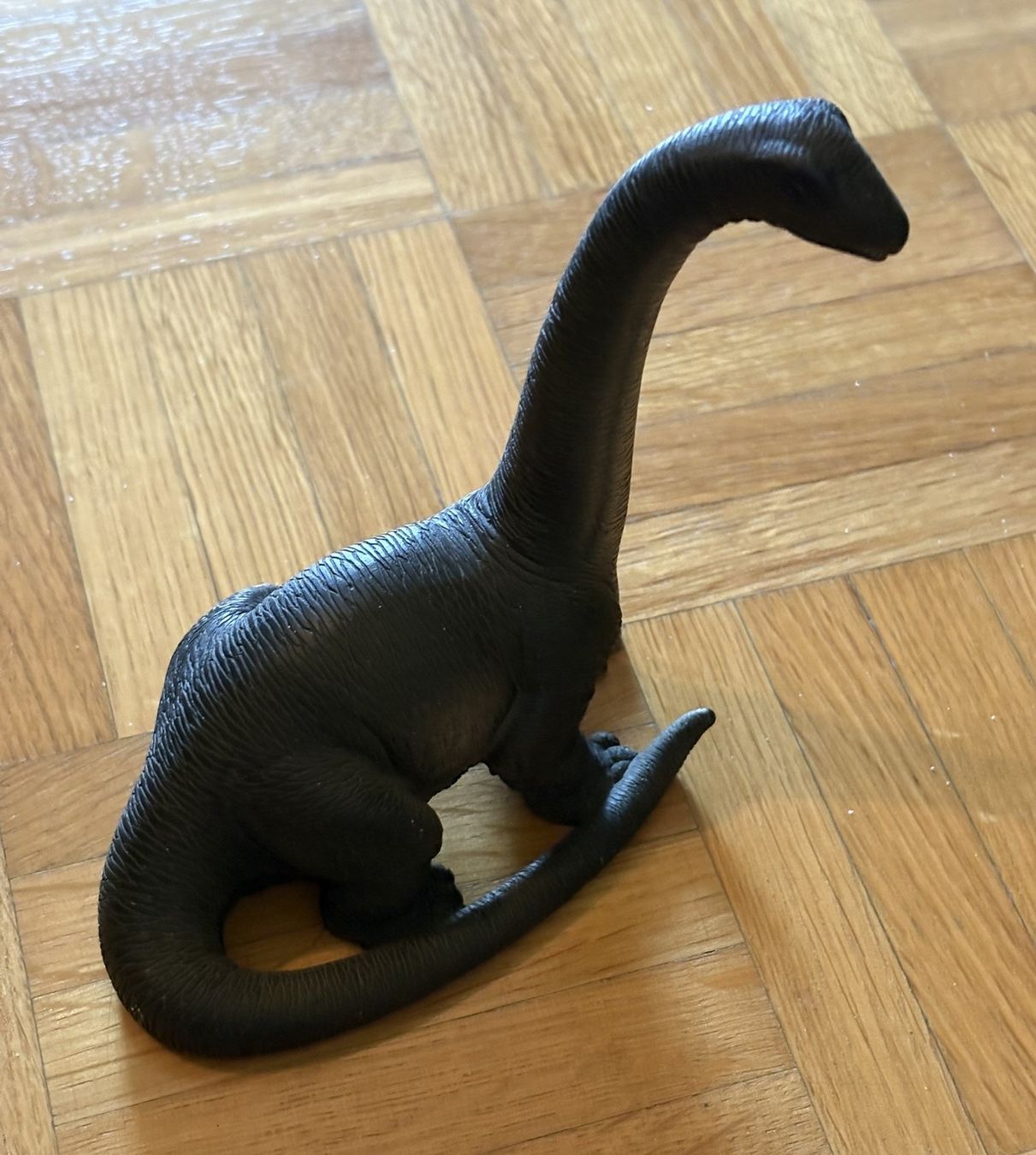 Statuette: Schwarzer Brontosaurus Dinosaurier, tolle Figur – Usato da Basel venduto da Adler61