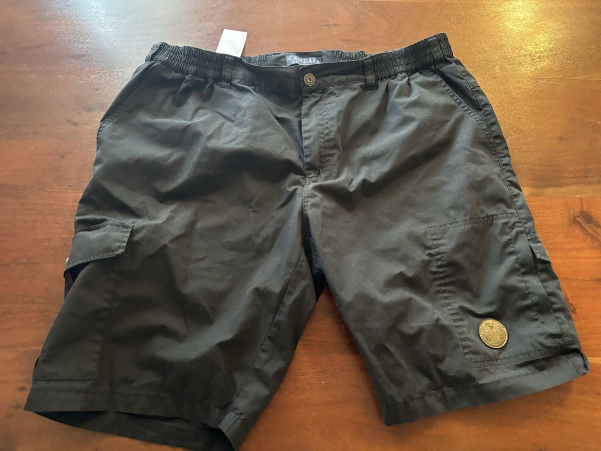 Hosen: Kurze schwarze Hose / W40 – Gebraucht aus Läufelfingen von Seraphim13 1