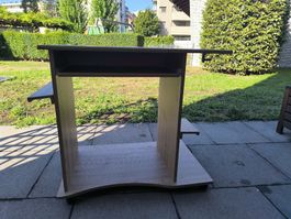 Schreibtisch / Computertisch mit ausziehbarer Ablage – Holzo