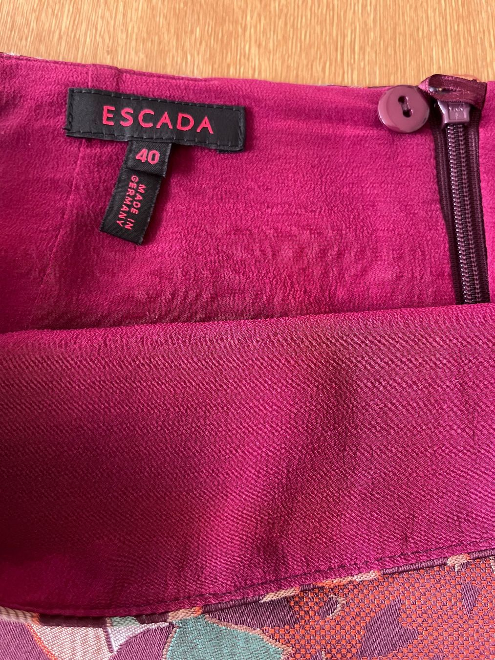 Escada Röcke: Rock Escada, Grösse 40 – Gebraucht aus Roggwil BE von KarotteV 1