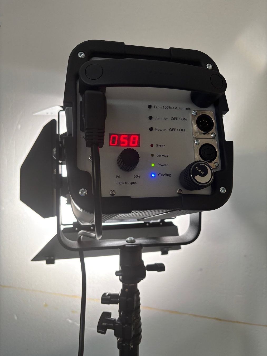 Lampade: Studioleuchte Hedler Profilux LED1000 DMX – Usato da Luzern venduto da Affoltera