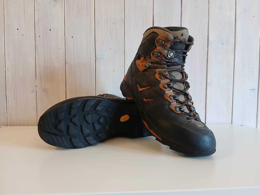 Lowa Herrenschuhe: Lowa GTX Wanderschuh 41.5 – Gebraucht aus Heimenschwand von ben_h2my