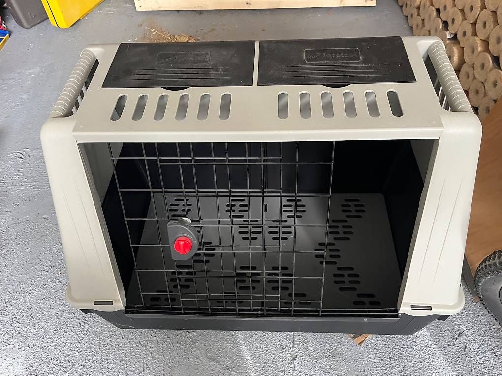 Cages, transport & sécurité: Hundebox 70x64x50 – D'occasion à Bachenbülach par Mapm