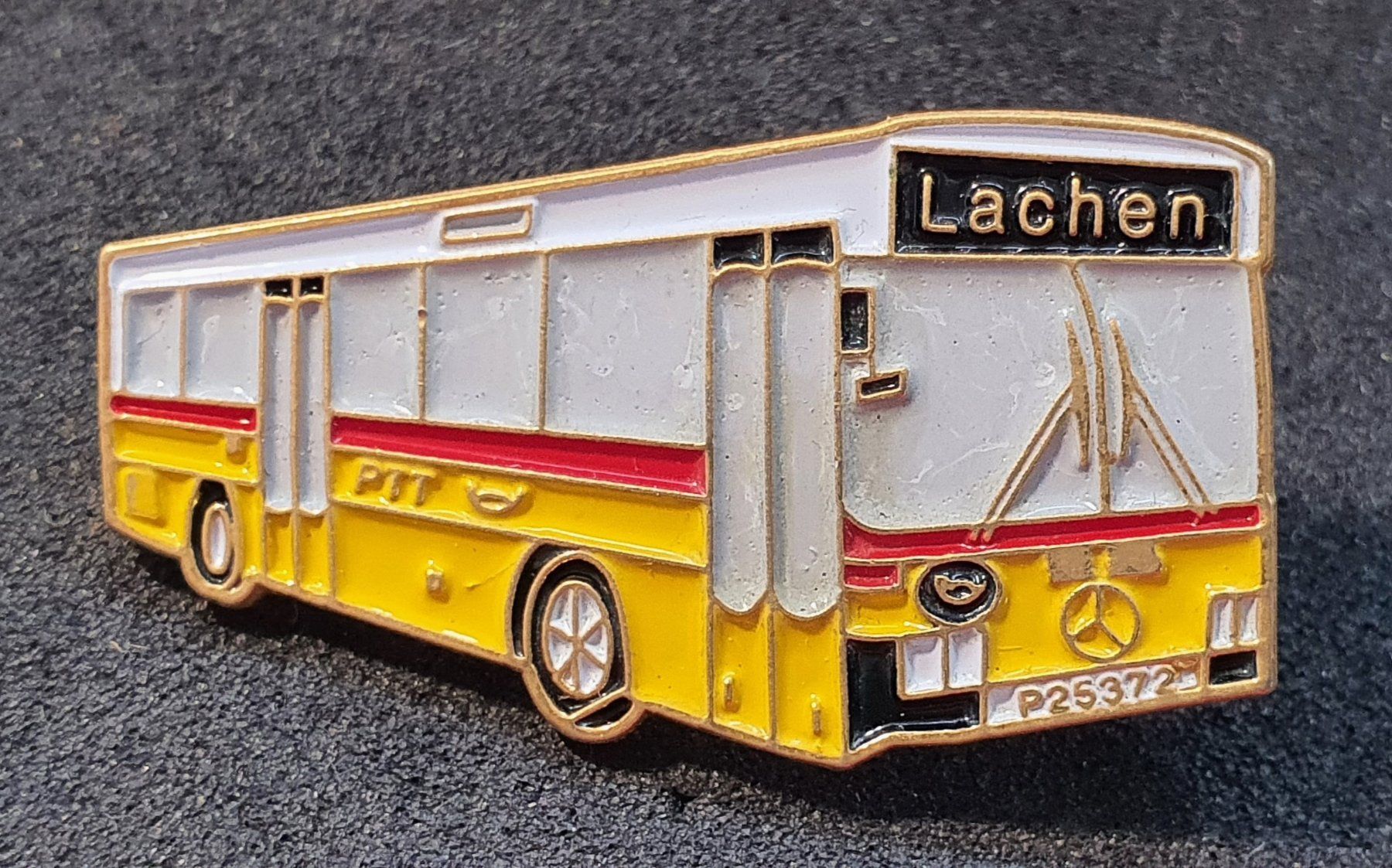 Placchette & Badge: CC152 - Pin PTT Die Post Postauto Lachen Mercedes – Usato da Reinach BL venduto da Boston-Verkauf