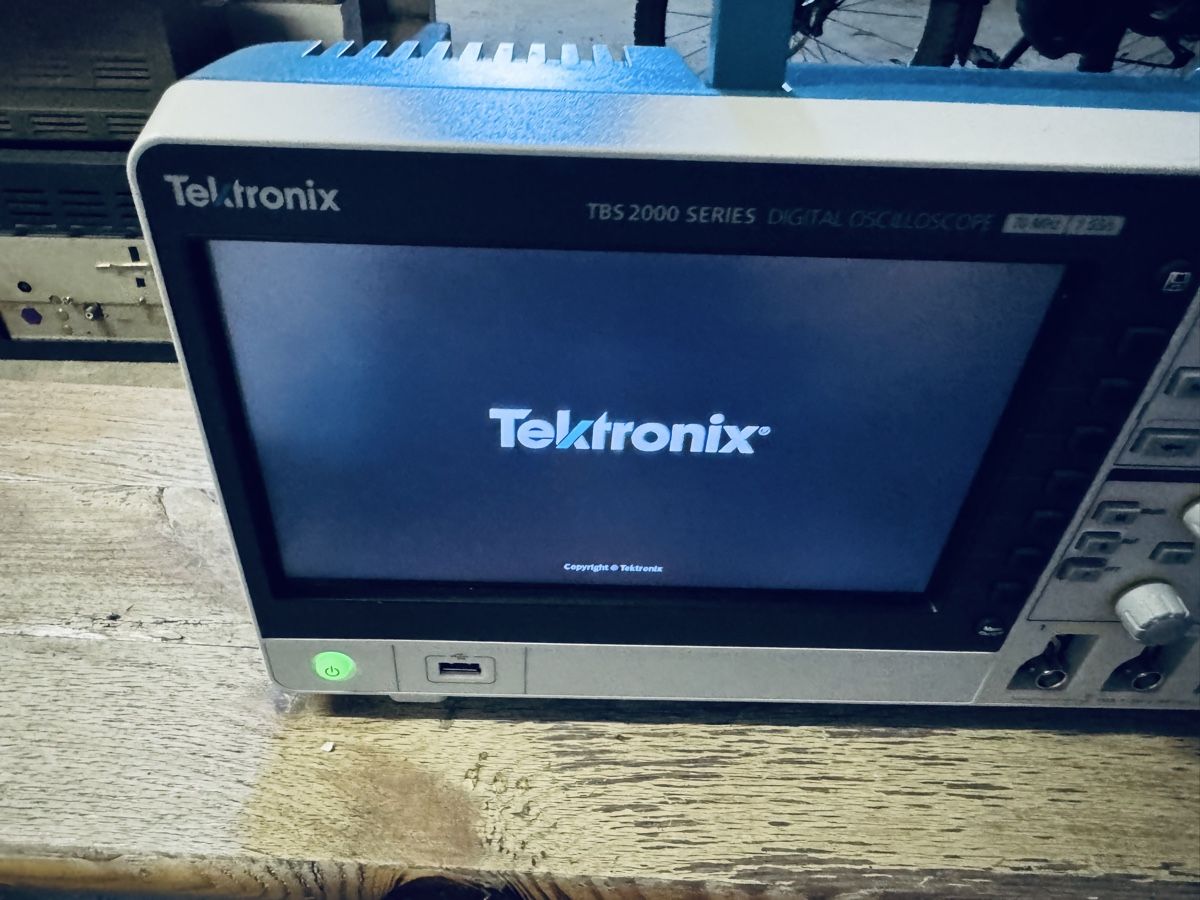 Misurare: Tektronix TBS 2000 Series Digital Oscilloscope – Usato da Sternenberg venduto da Mcfraui 1