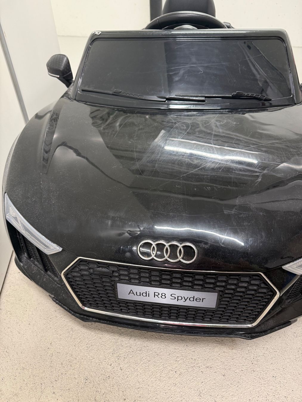 Véhicules pour enfants: Kinder-Elektroauto Audi R8 Spyder – D'occasion à St. Gallen par mirnes84 1