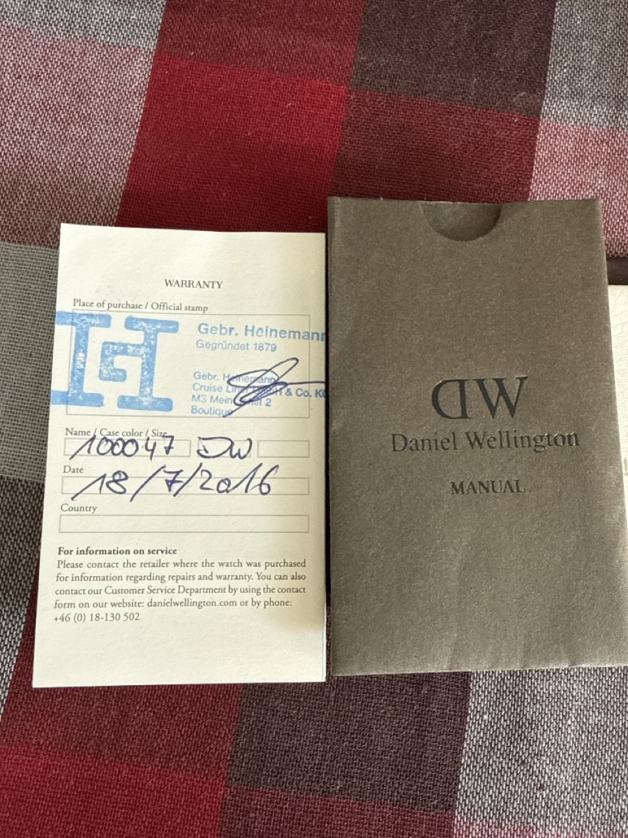 Daniel Wellington Uhren: Daniel Wellington Watch with Nato Strap Good Condition – Gebraucht aus Zürich von sha_vw65 2
