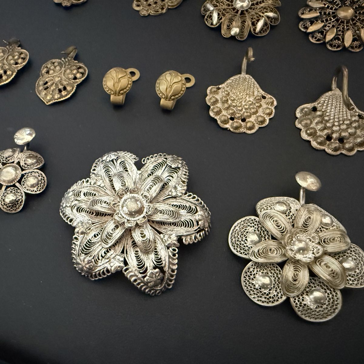 Altri gioielli: Antike Teils versilberte Trachtenschmuck  – Usato da Luzern venduto da downtonabbey 1
