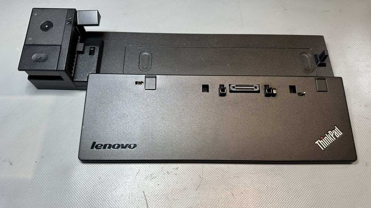Lenovo Docking station: Lenovo Think Pad Ultra Dock (Type 40A2) – Usato da St-Gingolph venduto da Edgar1920 1