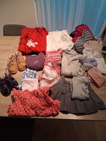 Mädchen Kleiderpaket Grösse 86-92 gebraucht