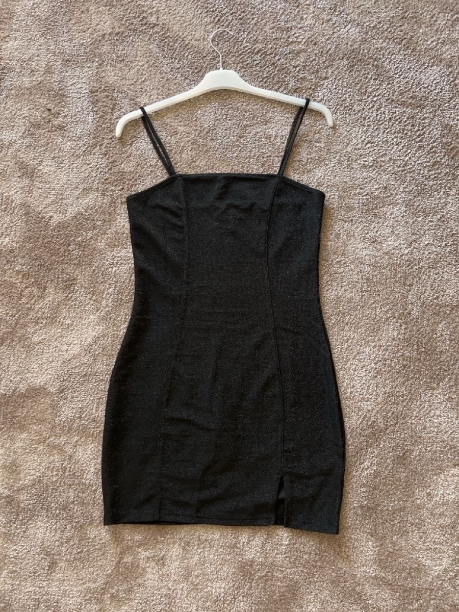Kleider: Robe courte noir a paillettes M – Gebraucht aus Lausanne von mae_dj7r
