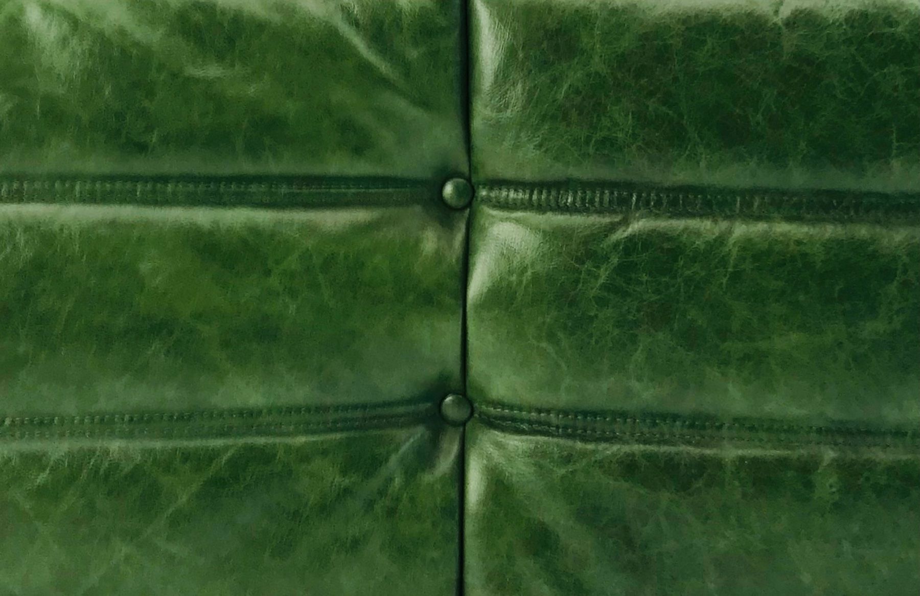 Ligne Roset Sofas: 3er Sofa Togo, neu bezogen mit Leder – Neu (gemäss Beschreibung) aus Zürich von ERATOMIUM 5