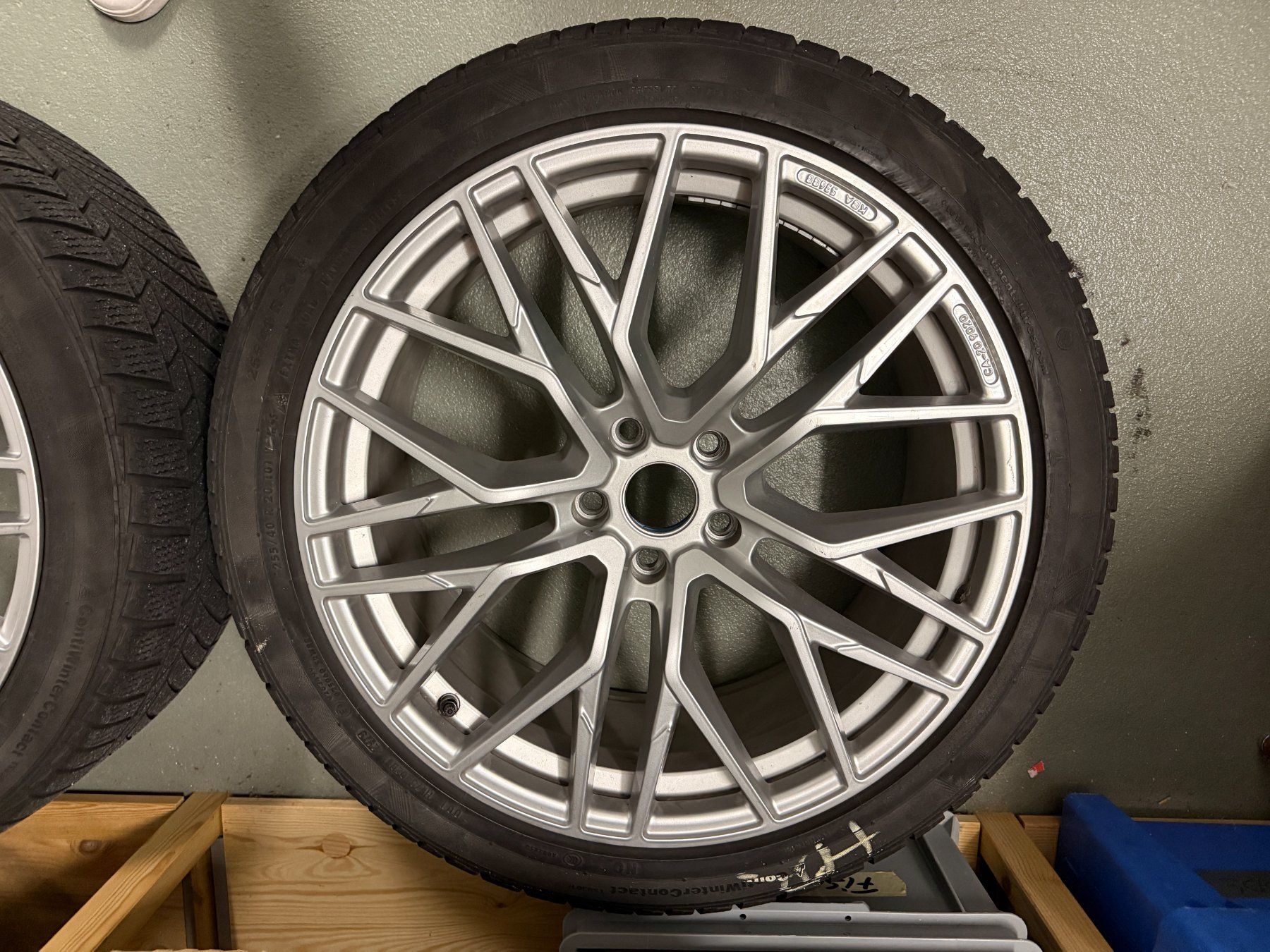 Pneus & Roues: Tesla Model Y Winterräder – D'occasion à Wollerau par Schellfisch 2