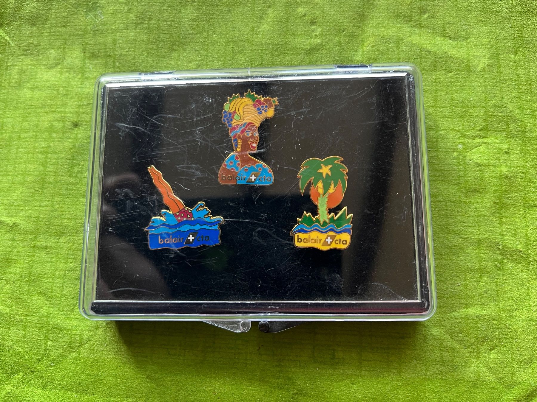 Placchette & Badge: Flugzeug Balair CTA Pin Set – Usato da Itingen venduto da Bebbi6569