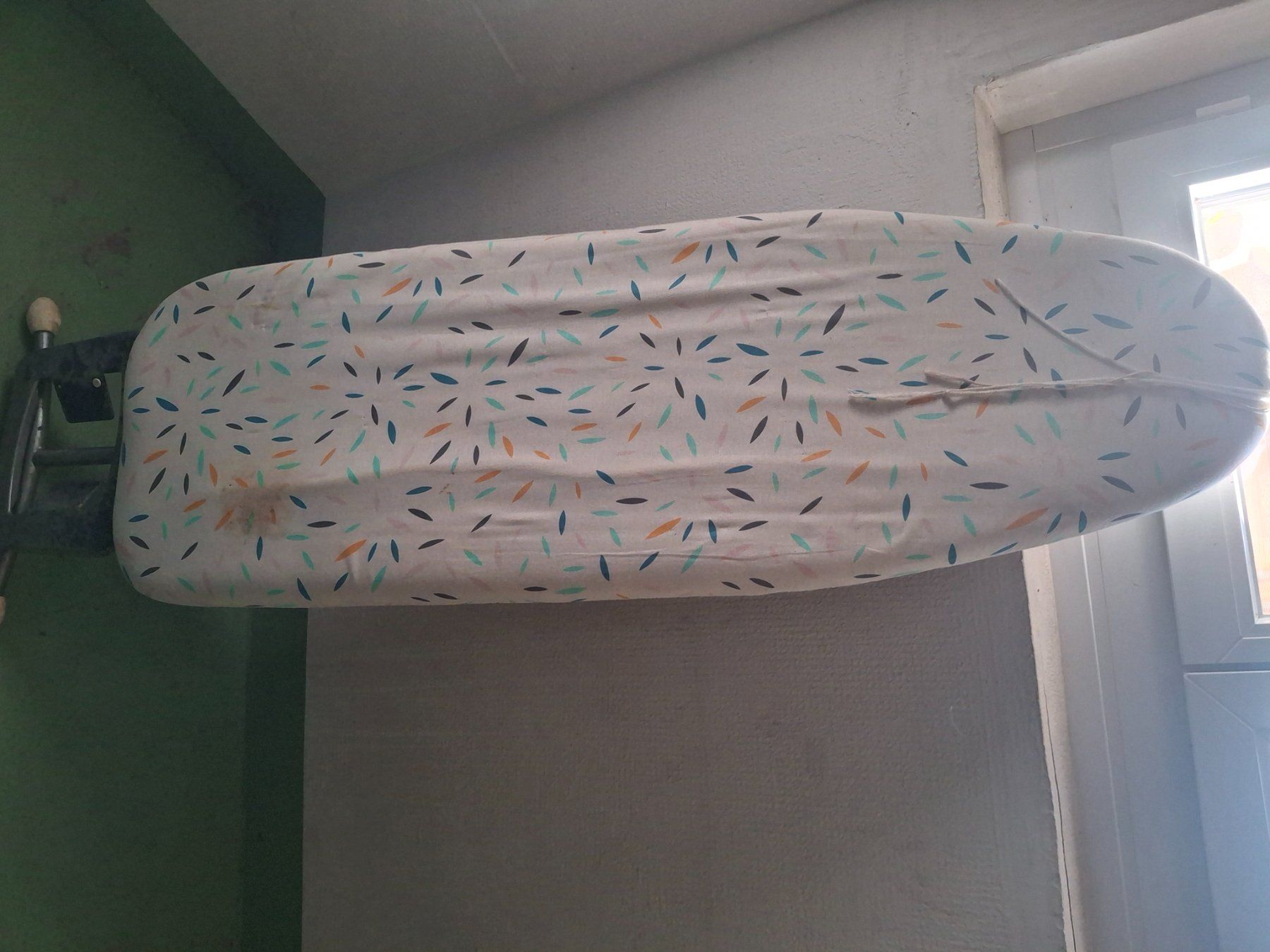 Assi da stiro: Bügelebrett mit Bezug gebrauchter Zustand 130x30cm – Usato da Dübendorf venduto da Princess_Nikita