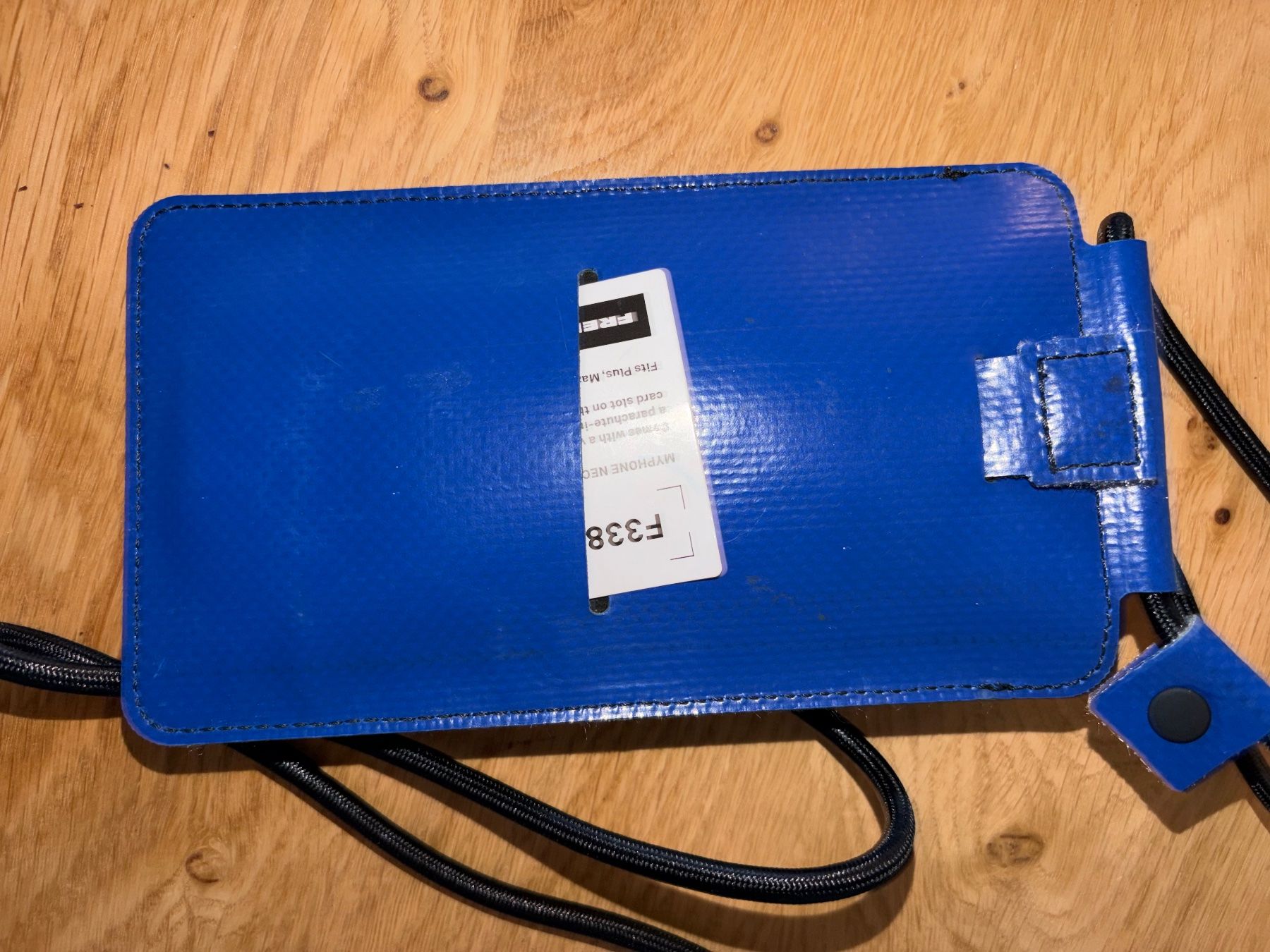 Freitag Covers & Schutzfolien: Freitag Fox – Neu und originalverpackt aus Zwingen von foxli2111 1