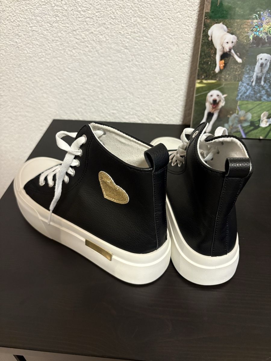 Scarpe da uomo: Sneakers Schwarz mit Herz, Grösse 41  – Nuovo (secondo la descrizione) da Gamsen venduto da Jessi_Booh 1