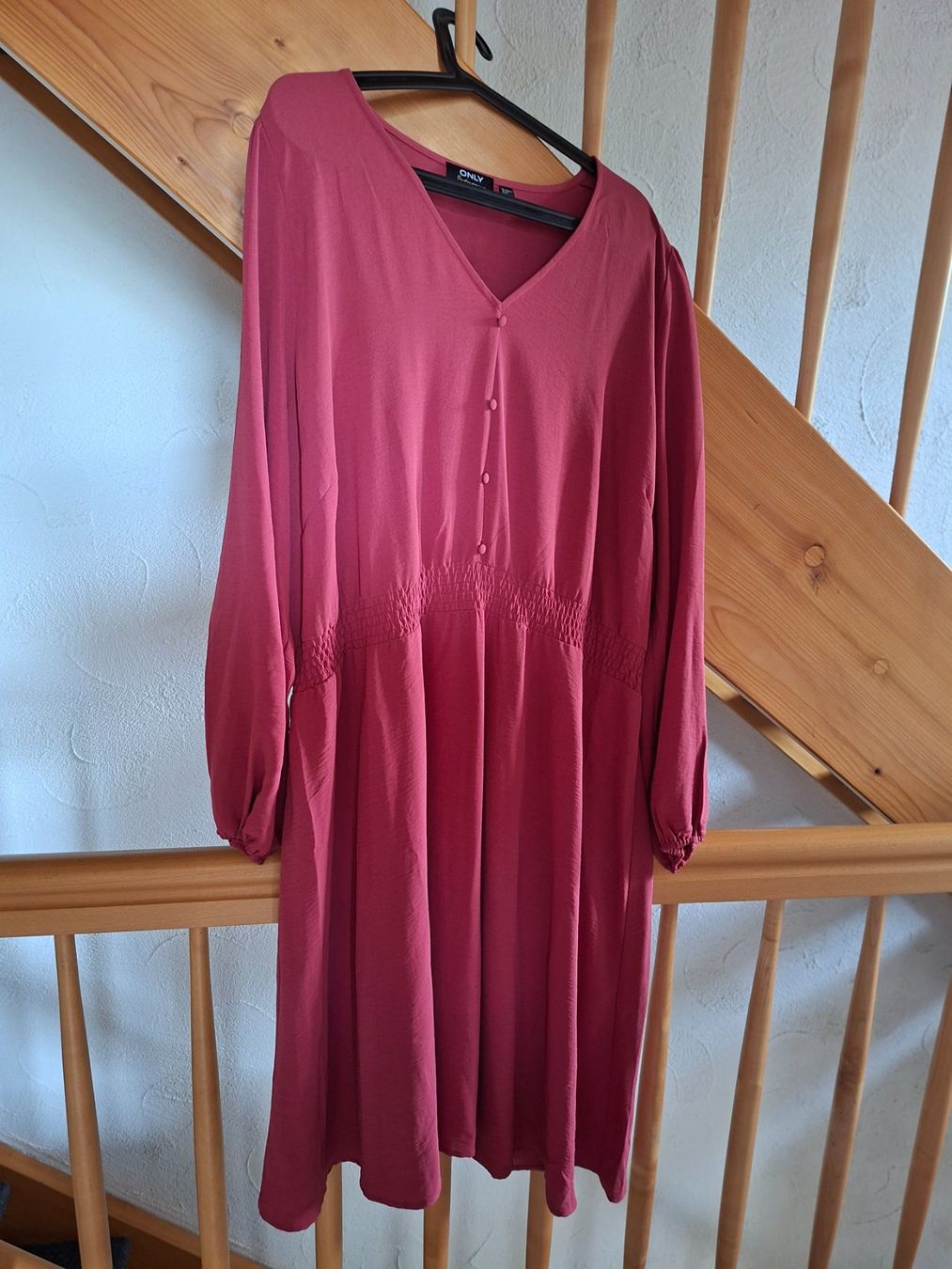 Only Vestiti: Kleid rot – Nuovo (secondo la descrizione) da Oberwil/Dägerlen venduto da Dominique1606