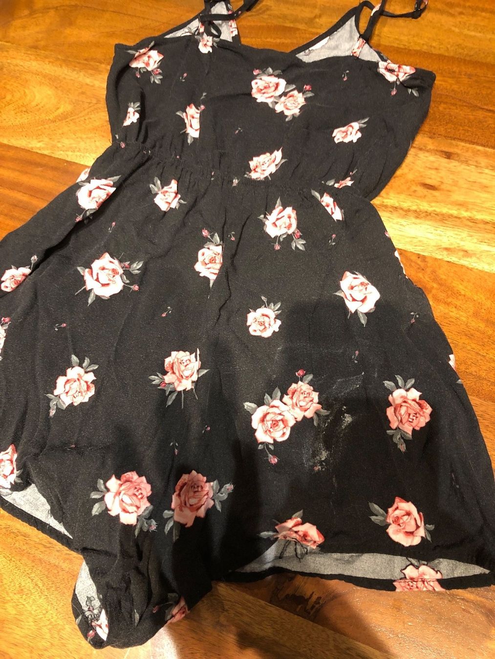 Jumpsuits: Schwarzer Blumen-Playsuit, luftig, Sommerkleid Gr. 36 – Gebraucht aus Andwil SG von schmei 2