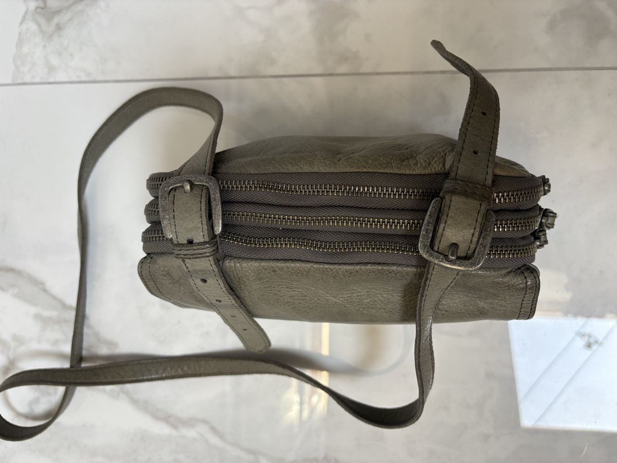 Liebeskind Borse da donna: Ledertasche Liebeskind Farbe Schlamm  – Usato da Estavayer-le-Lac venduto da Mimmy02 3