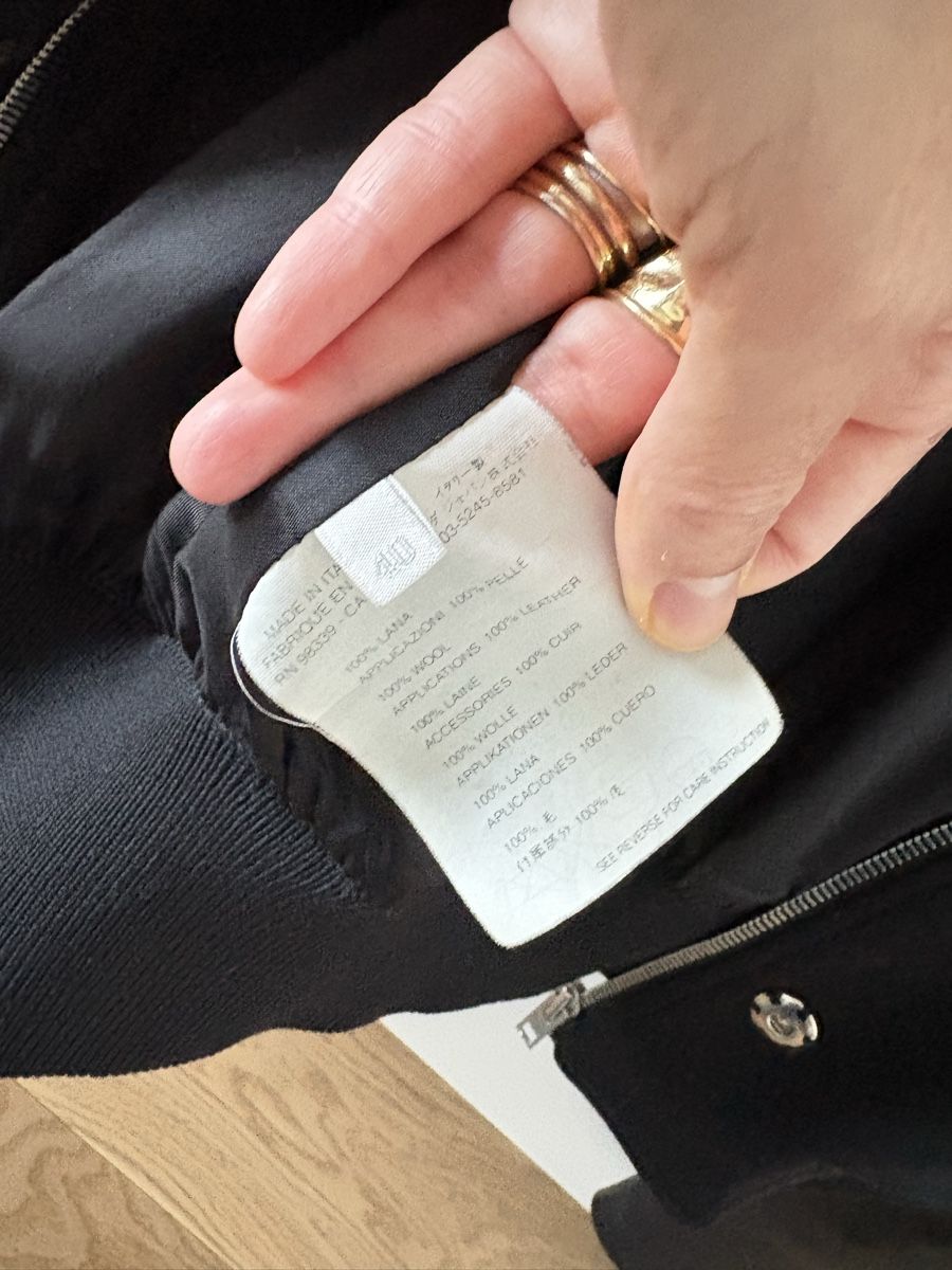 Miu Miu Vestes: Miu Miu black jacket  – D'occasion à St. Gallen par ott_f827 2