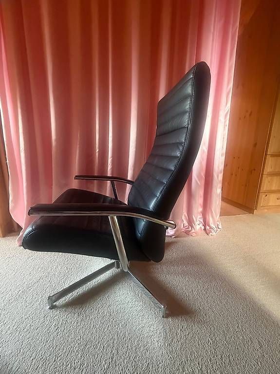 Poltrone: Echtleder-Sessel mit Hocker  drehbar & verstellbar – Usato da Grüt (Gossau ZH) venduto da chr_cht7 2