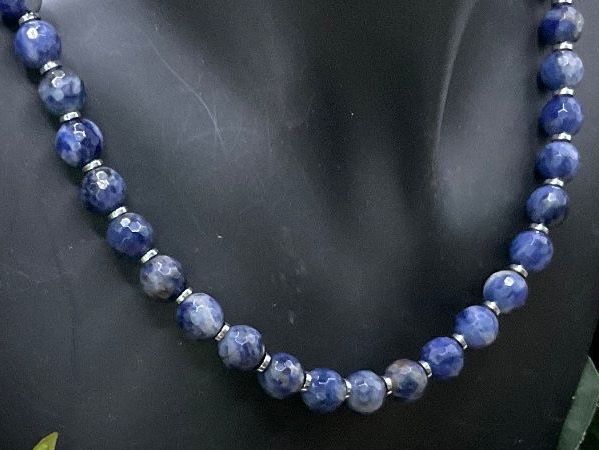 Catenine: Collier Sodalith facettiert, 8mm Kugeln – Nuovo (secondo la descrizione) da luzern venduto da Alpendorf1