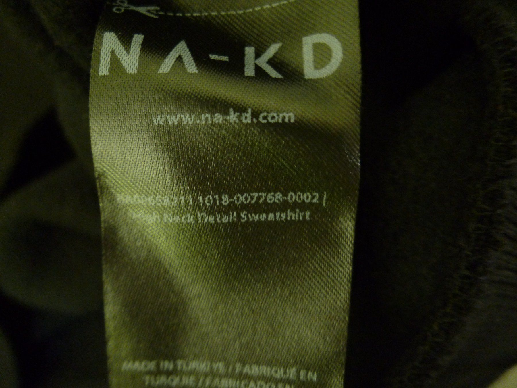 Na-kd Maglioni & Felpe: NA-Kd schwarzer XL Pullover – Usato da Dättlikon venduto da Mamakuga 2