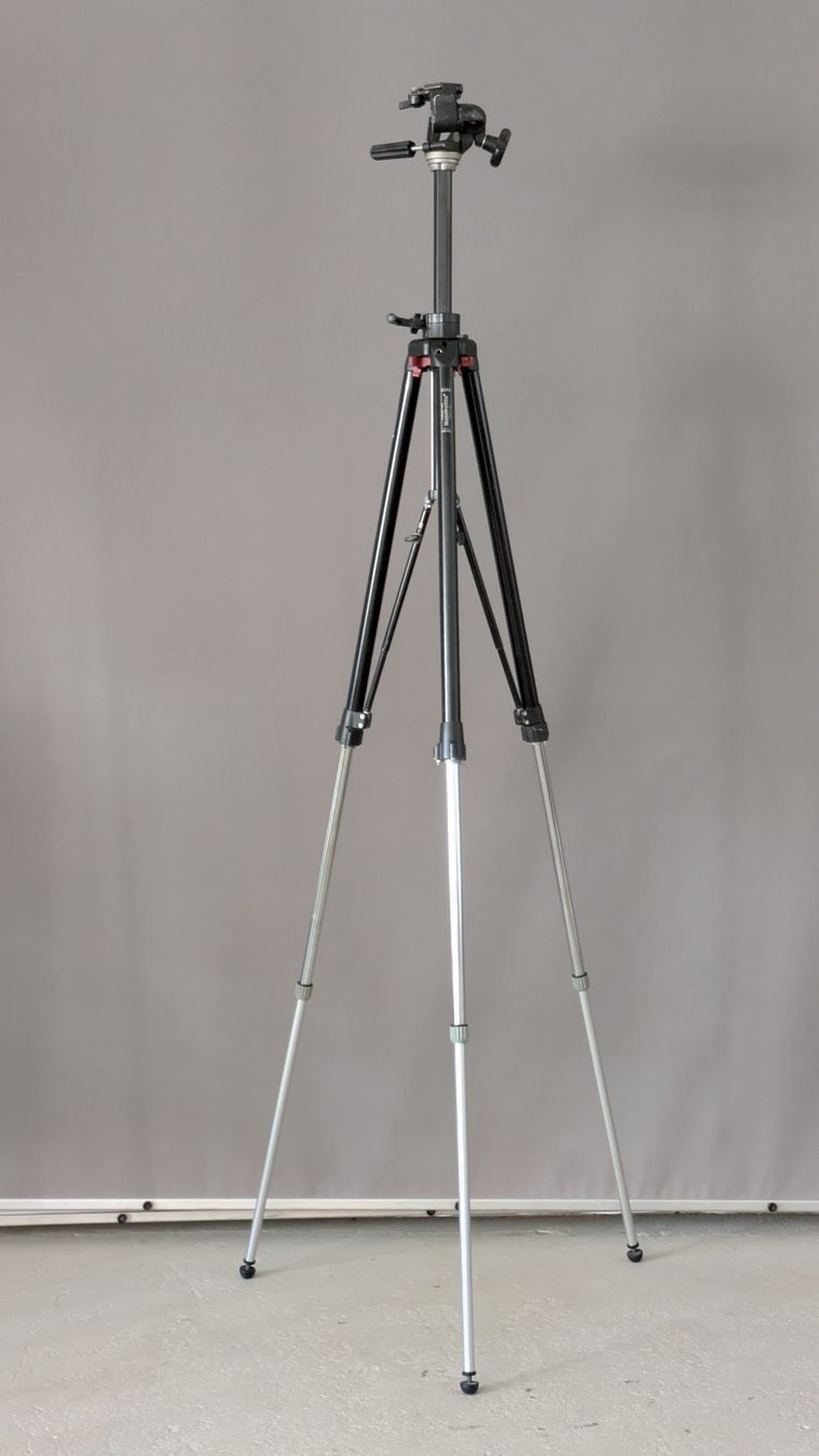 Manfrotto Treppiedi & Teste: Stativ Manfrotto 058B/GD02 TOP! – Usato da Birmensdorf ZH venduto da extrachrome