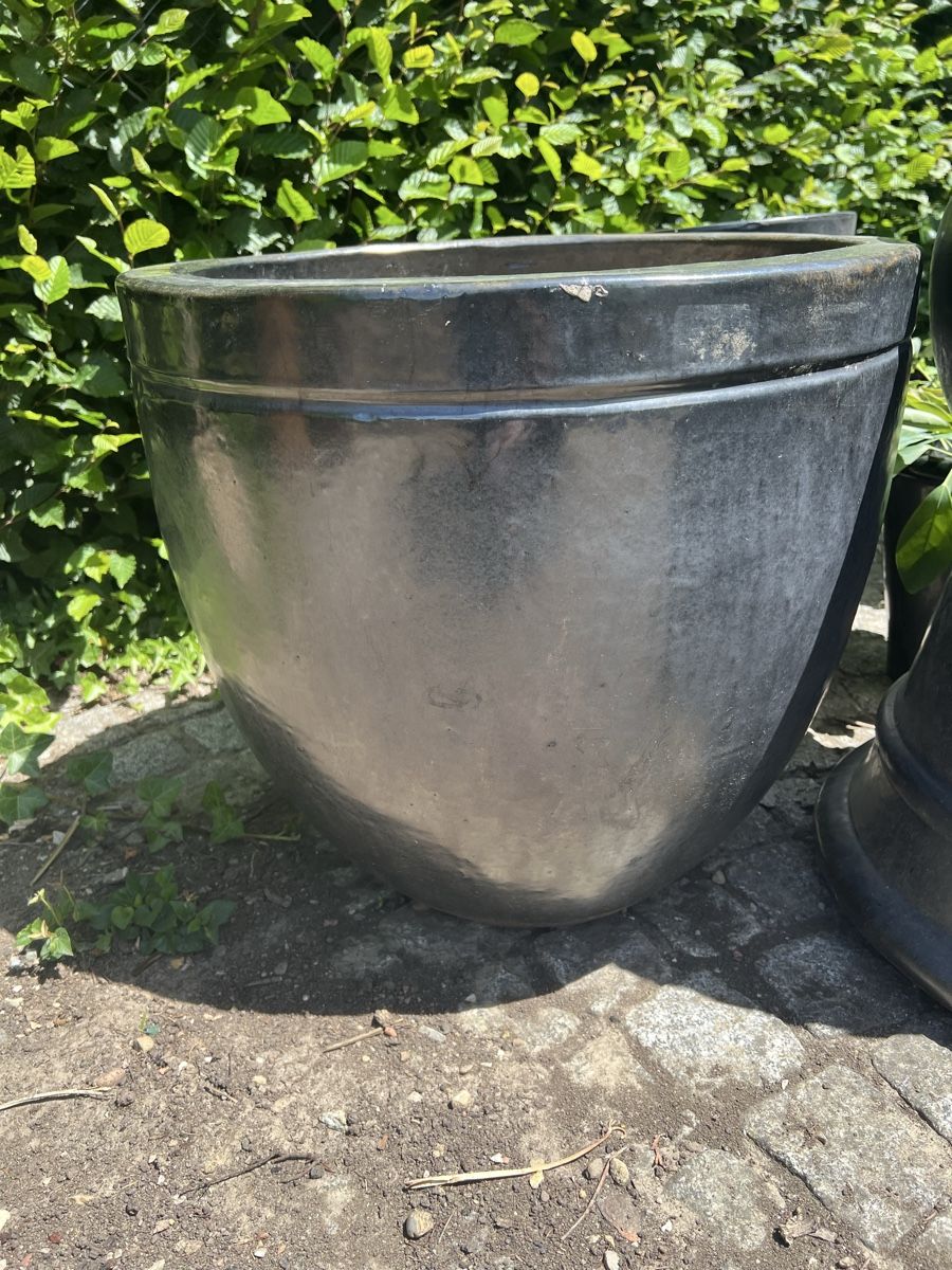 Pots de fleurs: Schwarzer Keramiktopf – D'occasion à Kirchleerau par gue_hn6p